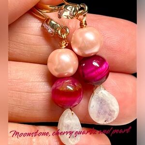 💋🎀genuine Moonstone,cherry quartz in rose gold hooks-NWT